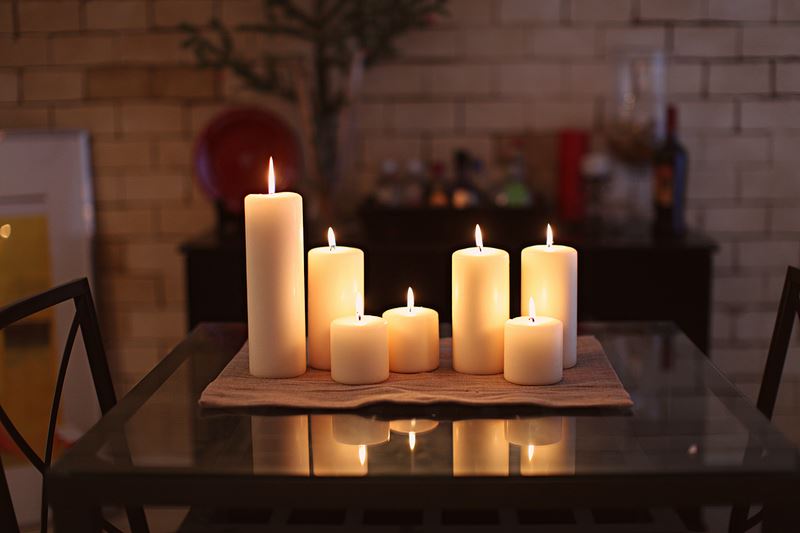 Candles-and-Interiors